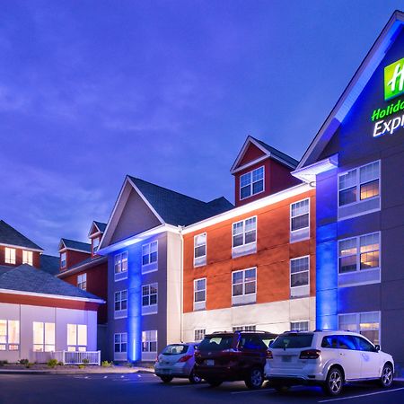 Holiday Inn Express Mystic By Ihg Bagian luar foto