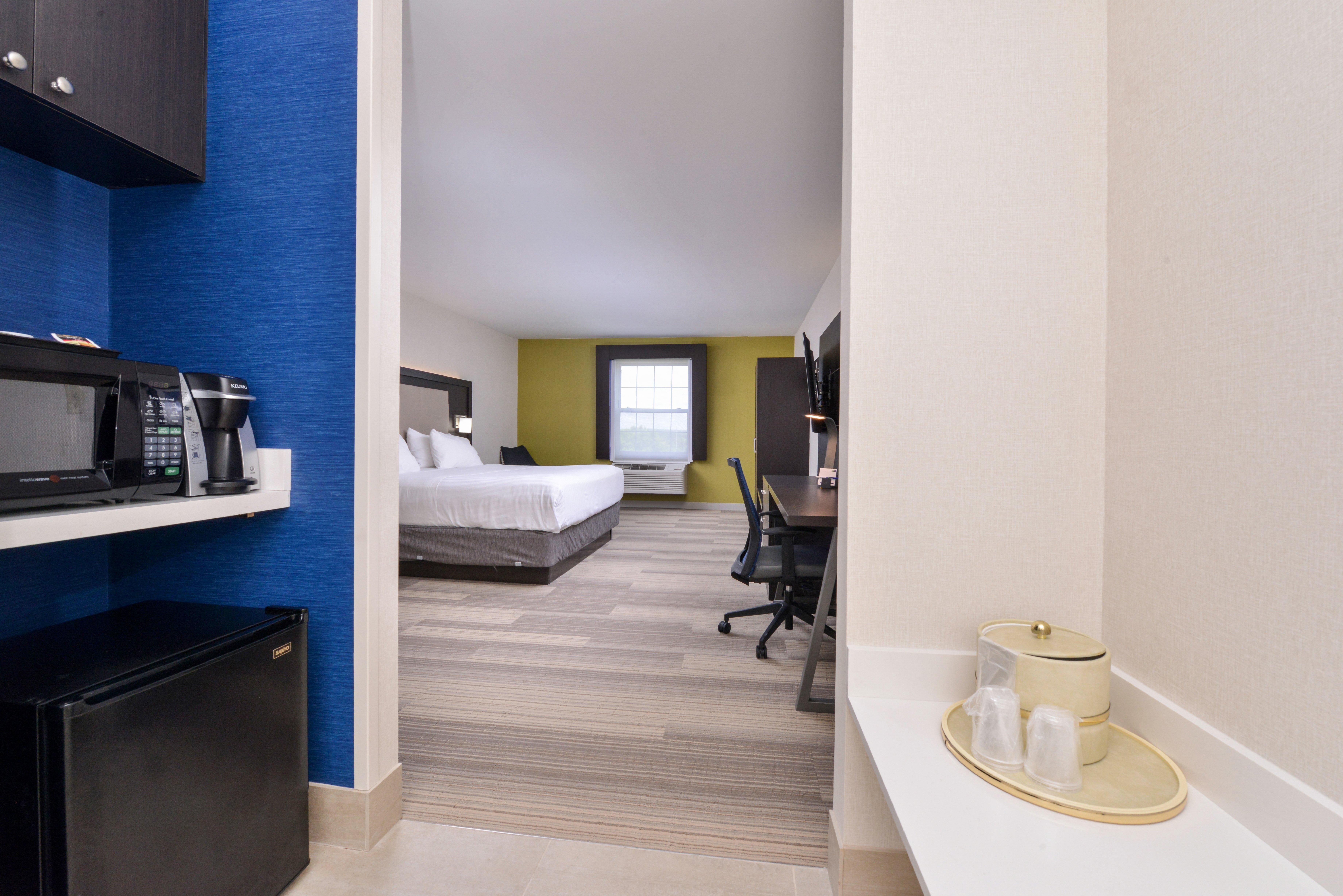 Holiday Inn Express Mystic By Ihg Bagian luar foto