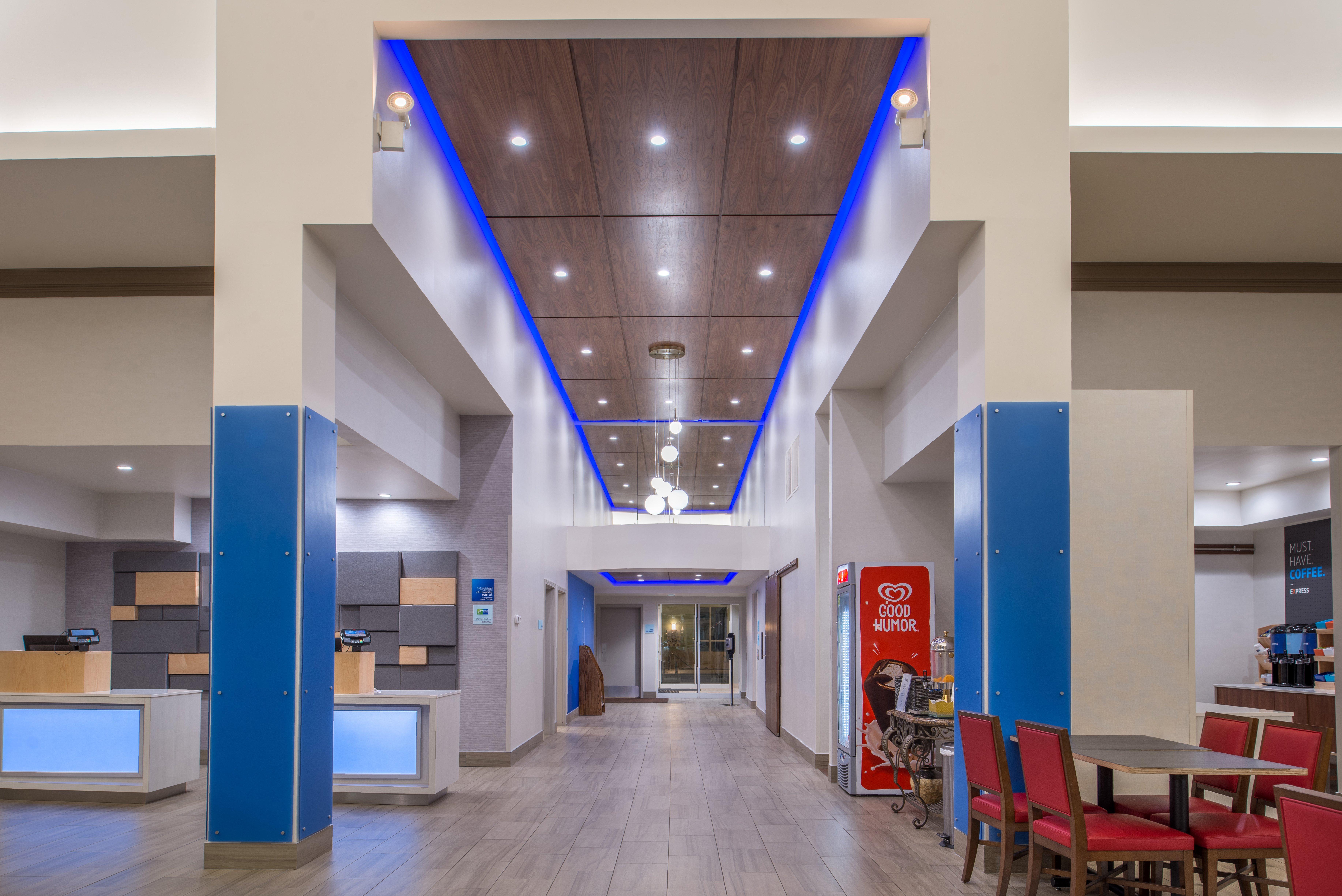 Holiday Inn Express Mystic By Ihg Bagian luar foto