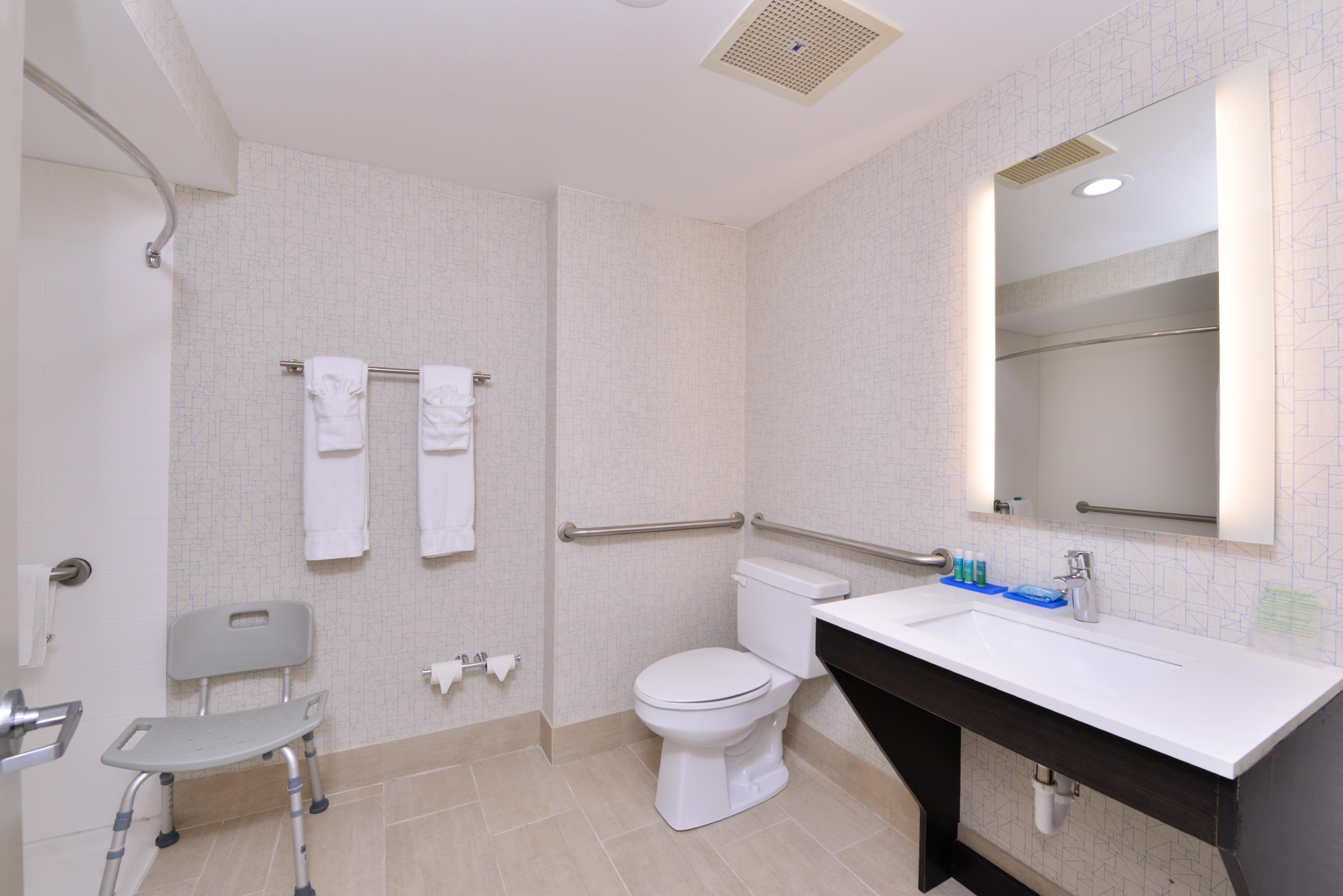 Holiday Inn Express Mystic By Ihg Bagian luar foto