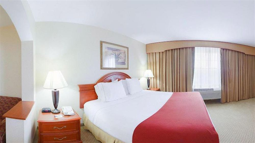 Holiday Inn Express Mystic By Ihg Bagian luar foto