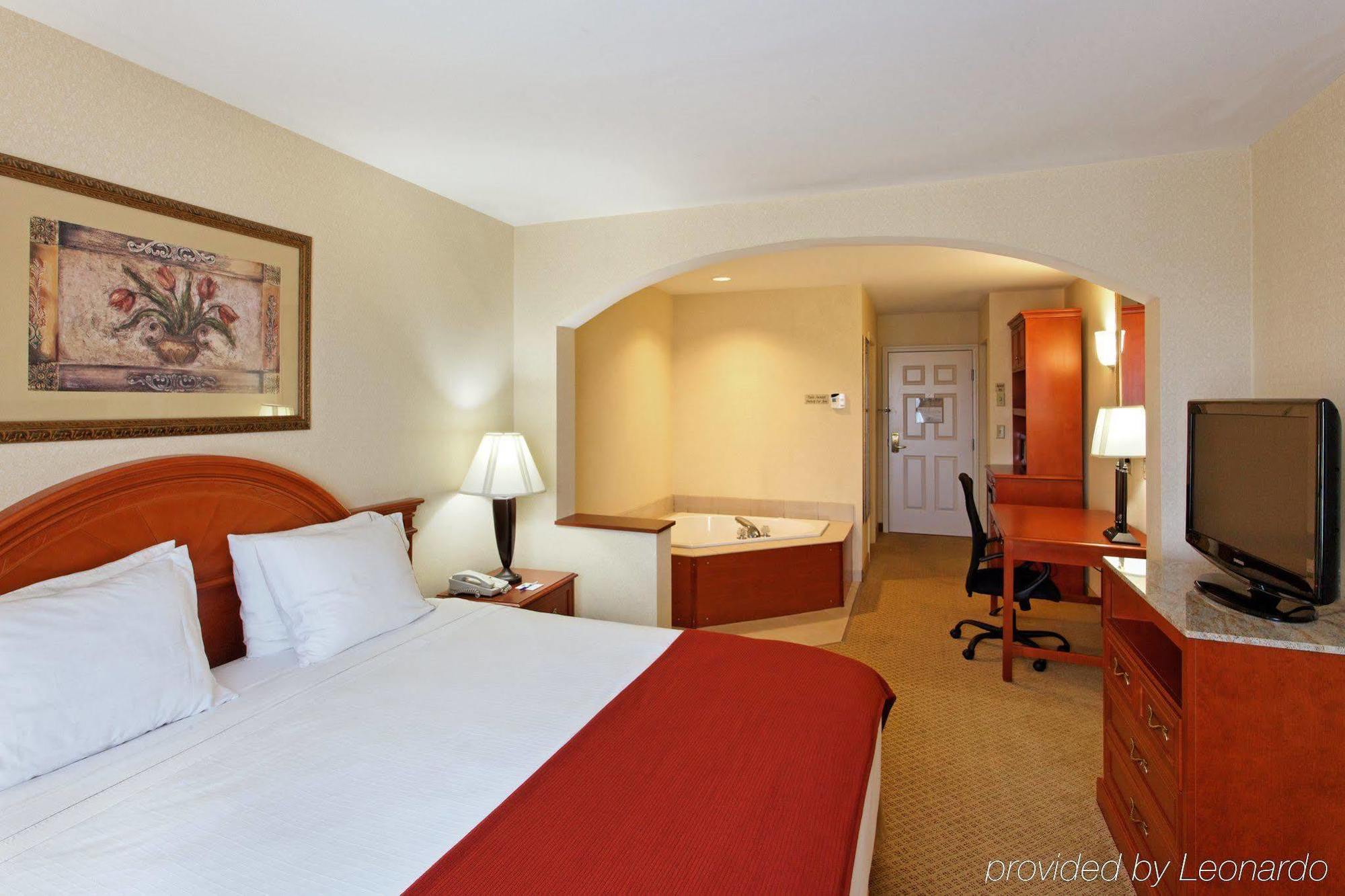 Holiday Inn Express Mystic By Ihg Ruang foto