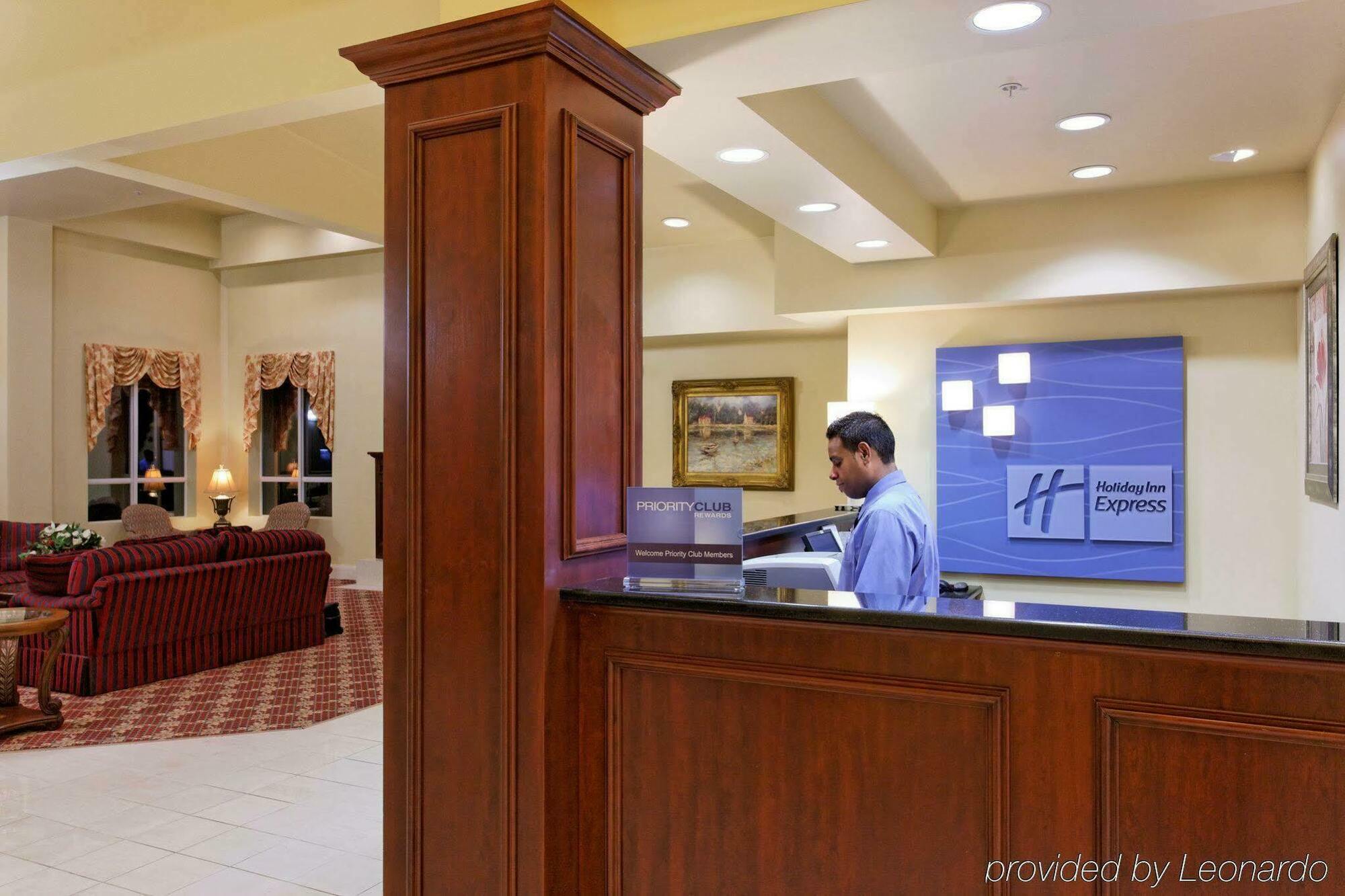 Holiday Inn Express Mystic By Ihg Bagian luar foto